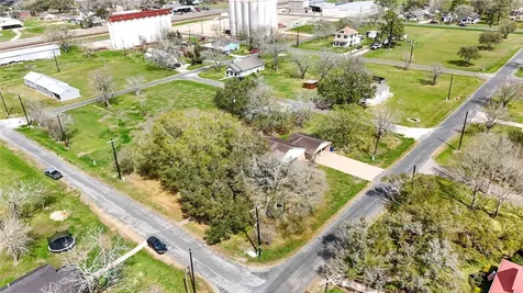 307 S Market Street Louise TX 77455
