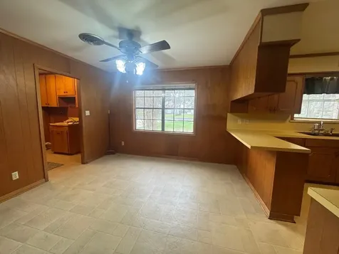 307 S Market Street Louise TX 77455