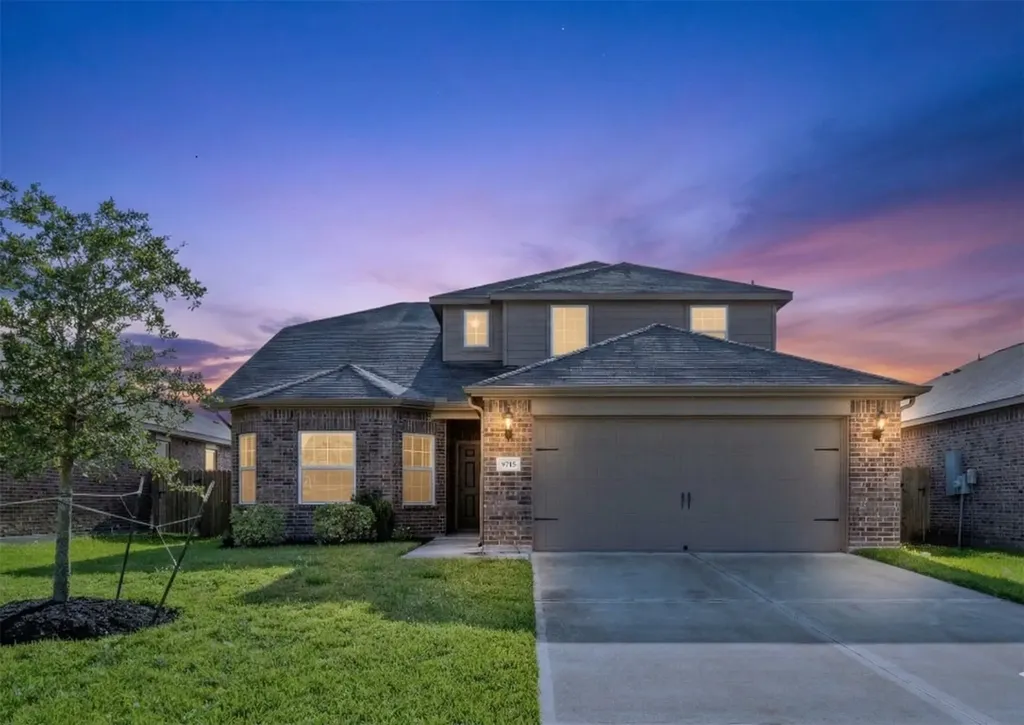 9715 Blue Sapphire Drive Rosharon TX 77583