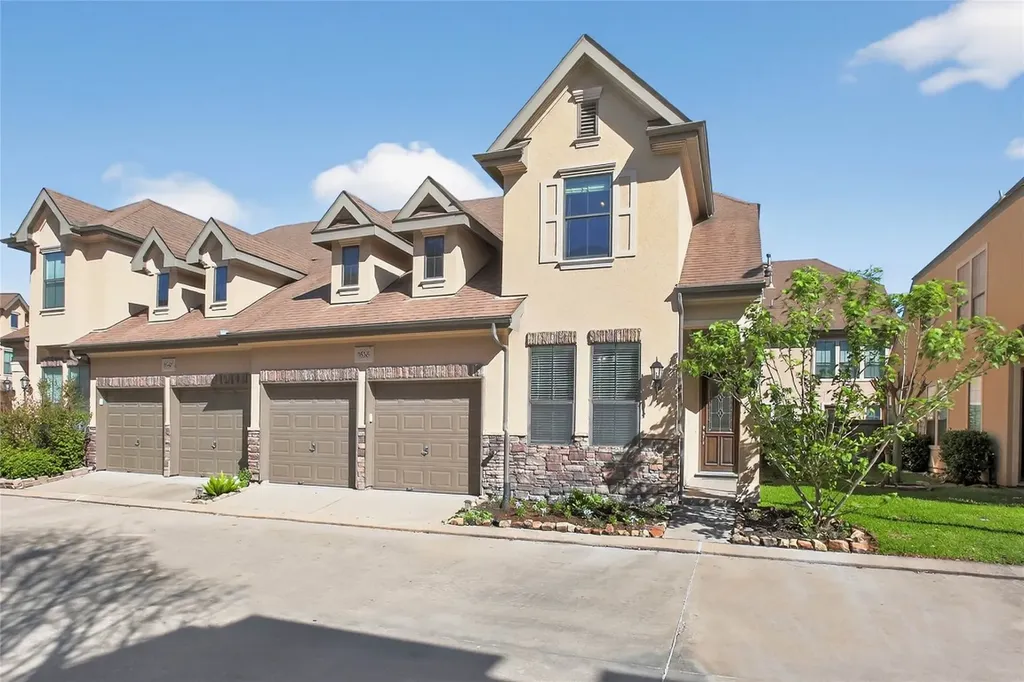 11638 Royal Oaks View Houston TX 77082