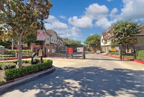 11638 Royal Oaks View Houston TX 77082