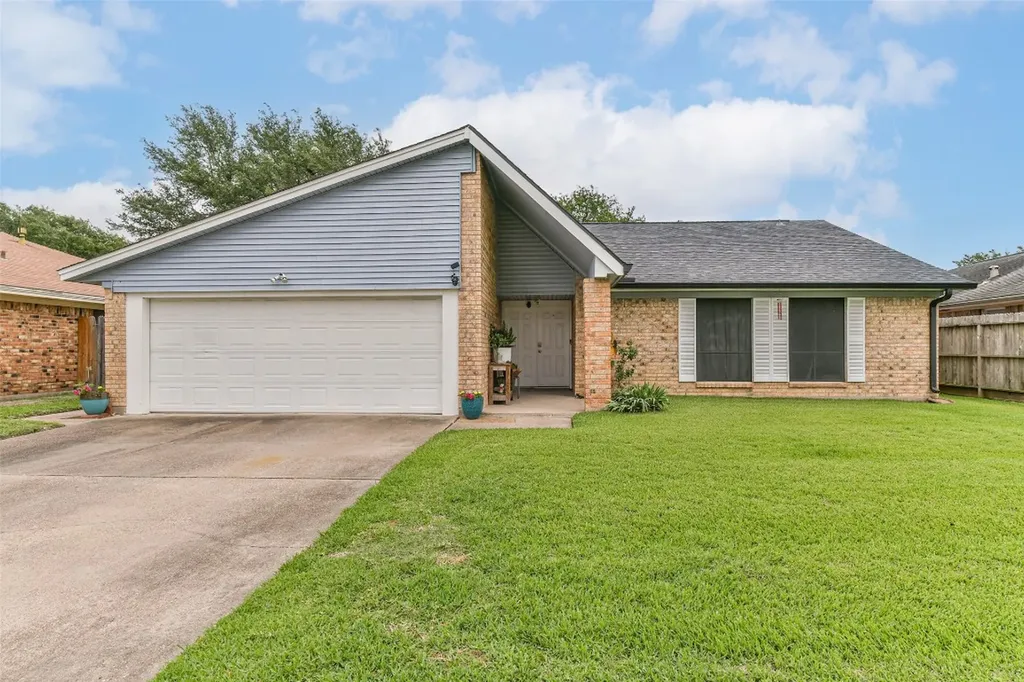 2313 E Clare Street Deer Park TX 77536