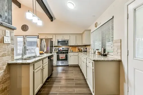 2313 E Clare Street Deer Park TX 77536