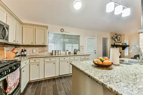 2313 E Clare Street Deer Park TX 77536