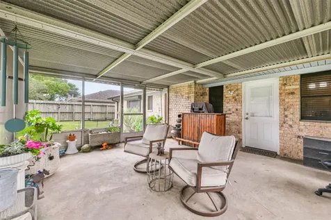 2313 E Clare Street Deer Park TX 77536