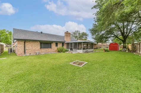 2313 E Clare Street Deer Park TX 77536