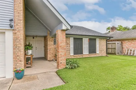 2313 E Clare Street Deer Park TX 77536