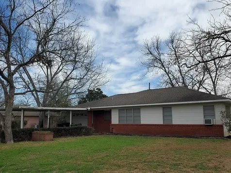 510 N Exchange Street Weimar TX 78962