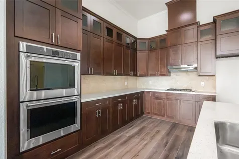 6413 N Ridgecrest Drive Hitchcock TX 77563