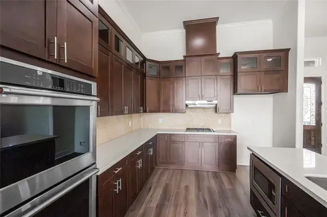 6413 N Ridgecrest Drive Hitchcock TX 77563