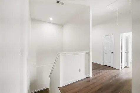 6413 N Ridgecrest Drive Hitchcock TX 77563