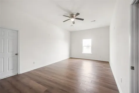 6413 N Ridgecrest Drive Hitchcock TX 77563
