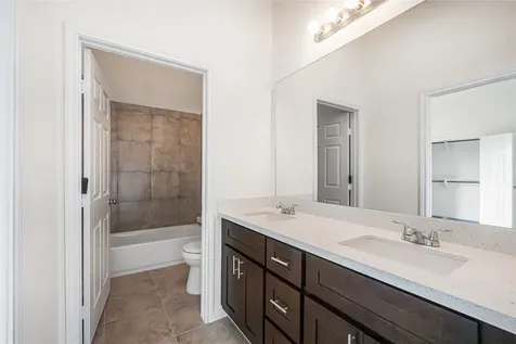 6413 N Ridgecrest Drive Hitchcock TX 77563