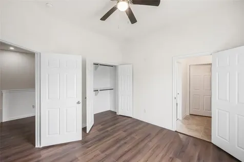 6413 N Ridgecrest Drive Hitchcock TX 77563
