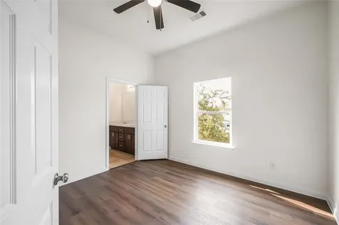 6413 N Ridgecrest Drive Hitchcock TX 77563