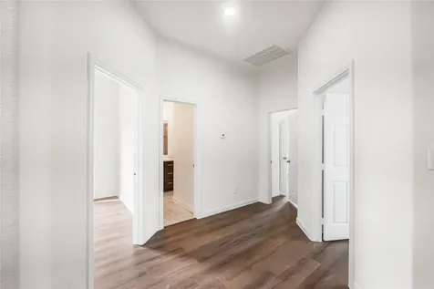 6413 N Ridgecrest Drive Hitchcock TX 77563
