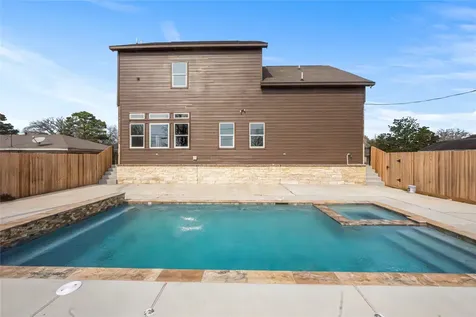 6413 N Ridgecrest Drive Hitchcock TX 77563