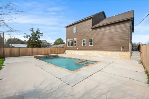 6413 N Ridgecrest Drive Hitchcock TX 77563
