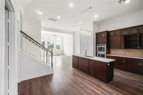 6413 N Ridgecrest Drive Hitchcock TX 77563