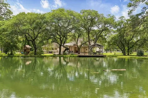 4803 County Road 197 Alvin TX 77511