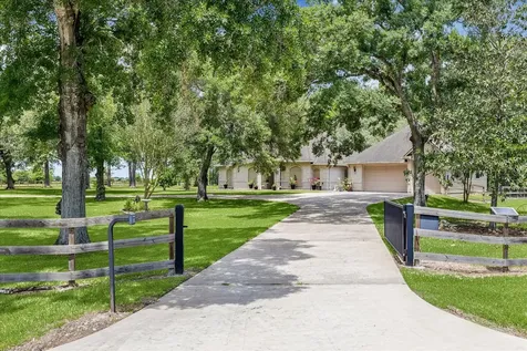4803 County Road 197 Alvin TX 77511