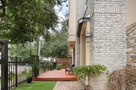 5733 Kansas Street Houston TX 77007