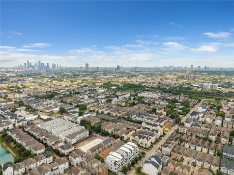 5733 Kansas Street Houston TX 77007