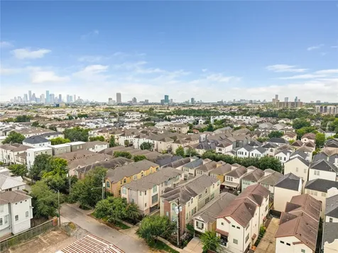 5733 Kansas Street Houston TX 77007