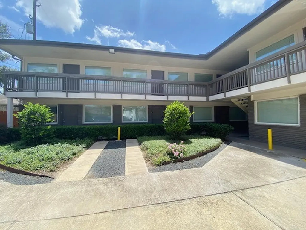 4701 Bell Street 10 Houston TX 77023