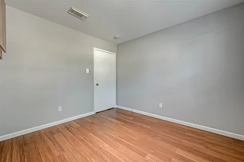 9466 Coast Bridge Street Houston TX 77075