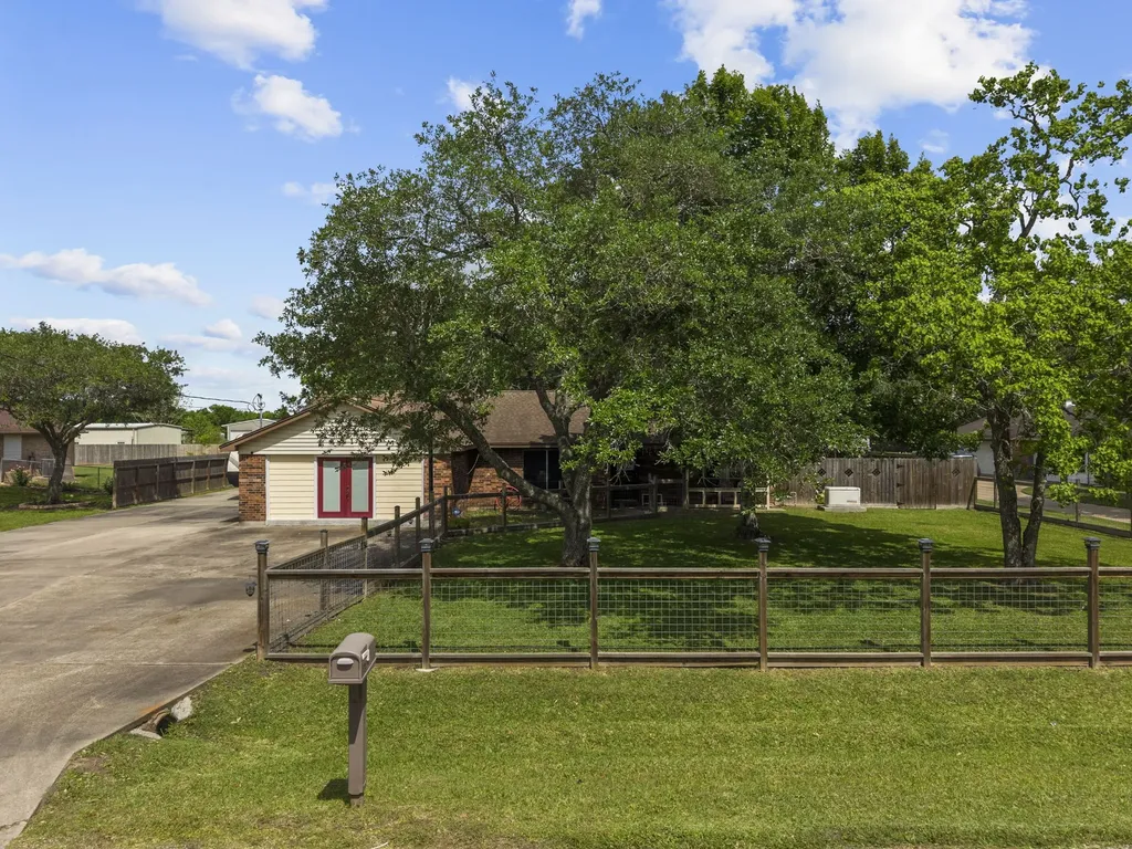 3731 Avenue G 1/2 Santa Fe TX 77510