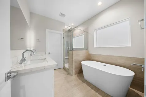24 Bucan C Houston TX 77076