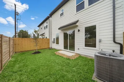 24 Bucan C Houston TX 77076
