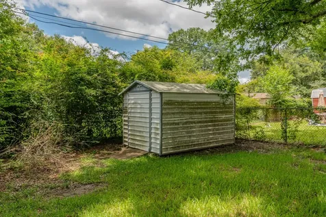 450 Norvell Street Beaumont TX 77707
