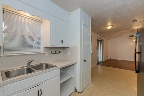 450 Norvell Street Beaumont TX 77707