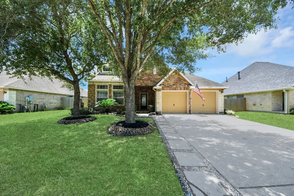 1914 Grandoak Drive Pearland TX 77581
