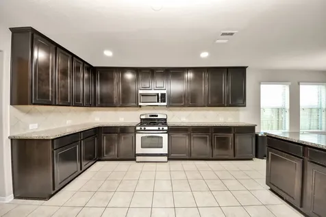 1914 Grandoak Drive Pearland TX 77581