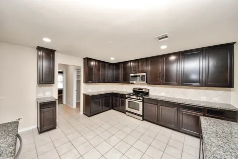 1914 Grandoak Drive Pearland TX 77581