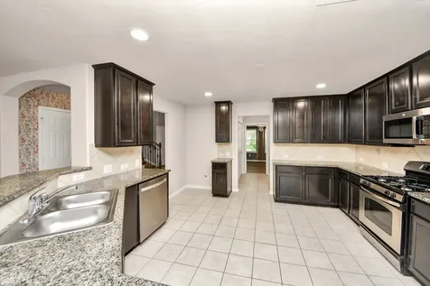 1914 Grandoak Drive Pearland TX 77581