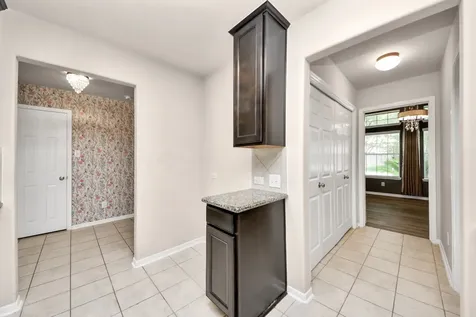 1914 Grandoak Drive Pearland TX 77581