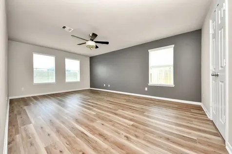 1914 Grandoak Drive Pearland TX 77581