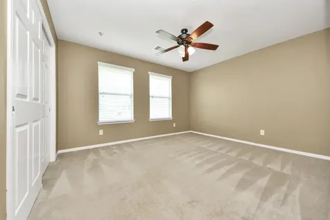 1914 Grandoak Drive Pearland TX 77581