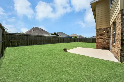 1914 Grandoak Drive Pearland TX 77581