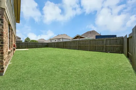 1914 Grandoak Drive Pearland TX 77581