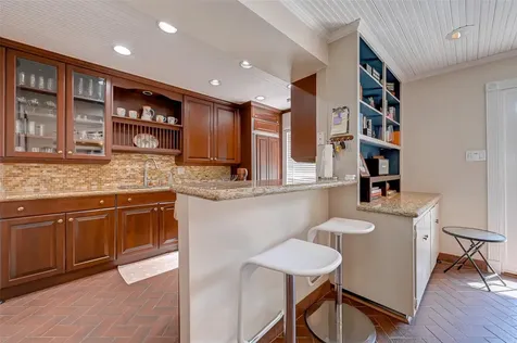 6329 Del Monte Drive 100 Houston TX 77057