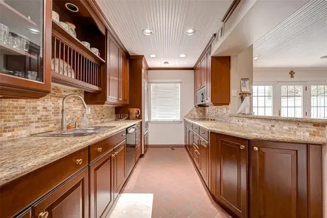 6329 Del Monte Drive 100 Houston TX 77057