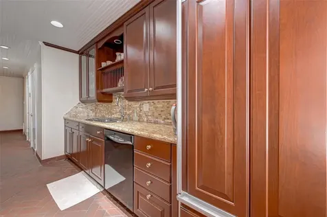 6329 Del Monte Drive 100 Houston TX 77057