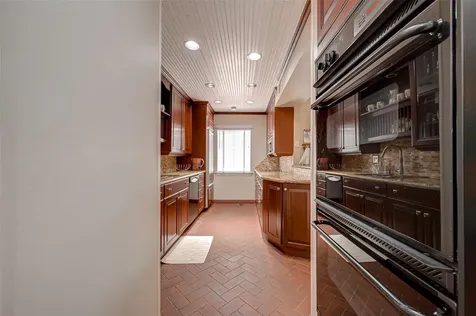 6329 Del Monte Drive 100 Houston TX 77057