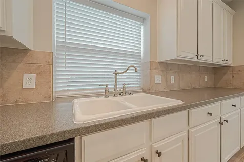 4202 Stone Oak Court Missouri City TX 77459