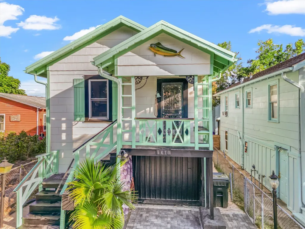 5411 Avenue R 1/2 Galveston TX 77551